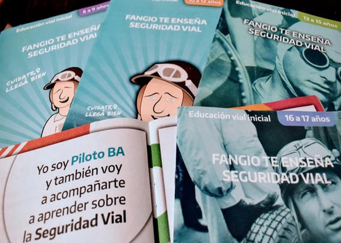 Libros de educación vial con consejos de Fangio serán distribuidos en escuelas bonaerenses