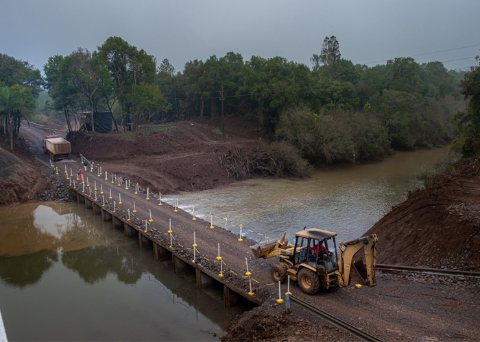 MISIONES: Trabajan para habilitar el paso provisorio del arroyo Pindaytí
