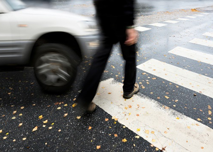 Un sondeo evidenció un bajo nivel de respeto de conductores y peatones a las normas de tránsito