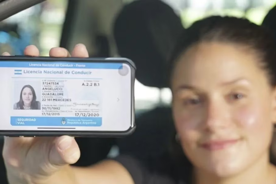 Se puede renovar la licencia de conducir desde el celular en CABA