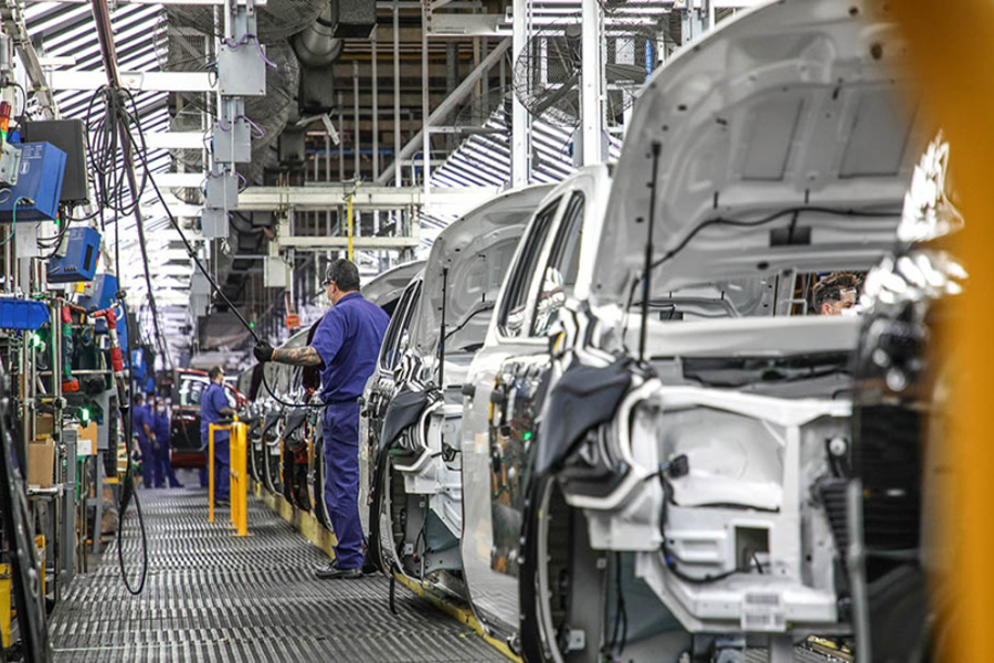 La producción de vehículos creció más de 40% y las exportaciones aumentaron 30%