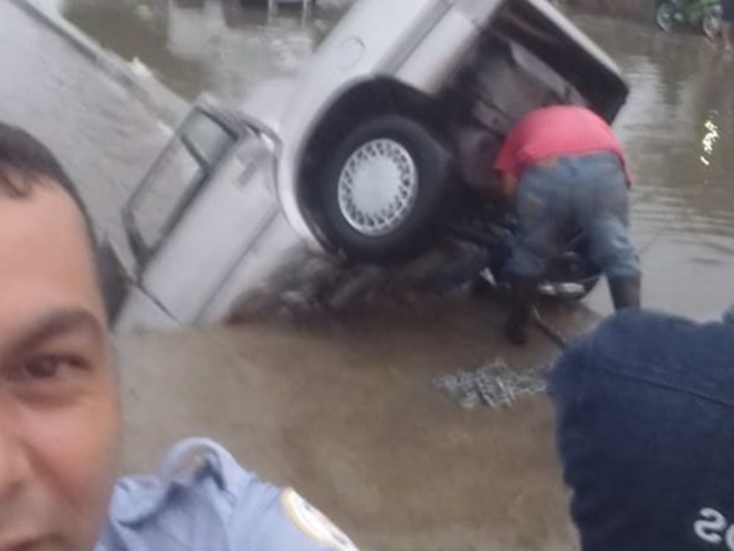 Indignante selfie de un policía de tránsito en accidente donde murió un automovilista