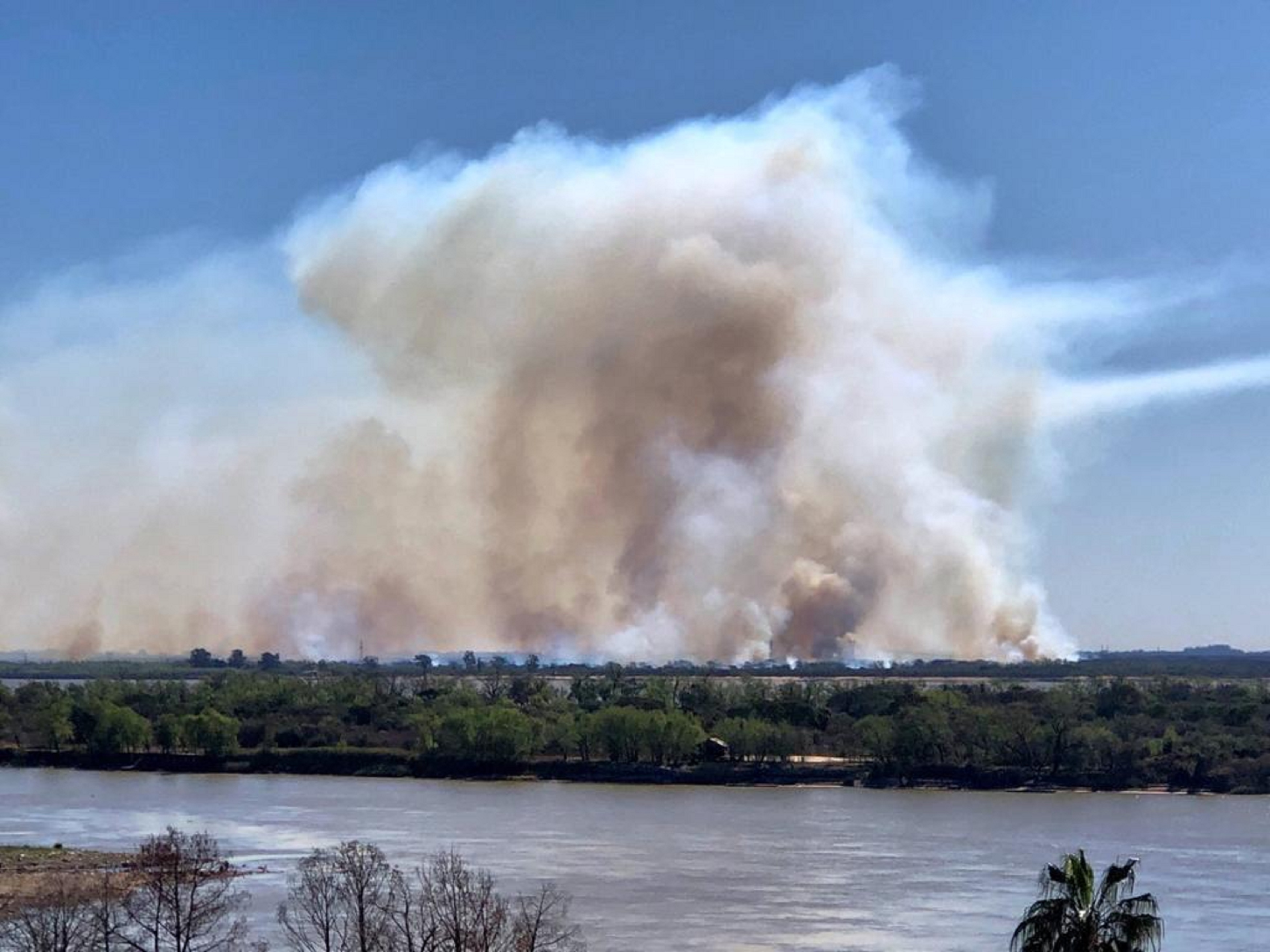 Los incendios en Entre Ríos continúan afectando la circulación en sus rutas