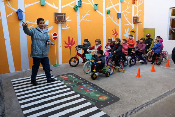 Los niños de San Isidro aprenden educación vial jugando
