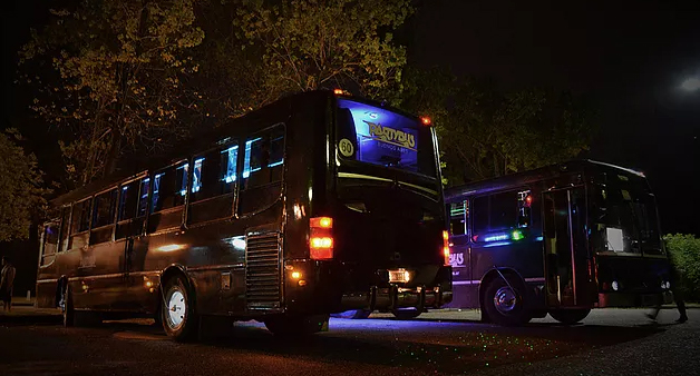 Secuestraron 32 "buses discotecas