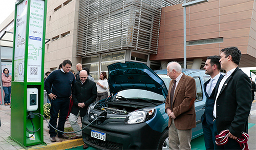 Inauguraron el primer cargador para autos eléctricos en Neuquén